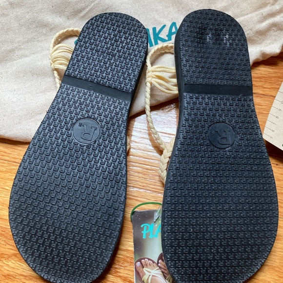 Plaka Palm Leaf Flat Sandals-Size 7-Sweet Ivory-Hand Woven Upper-Vegan NWT - Picture 3 of 3